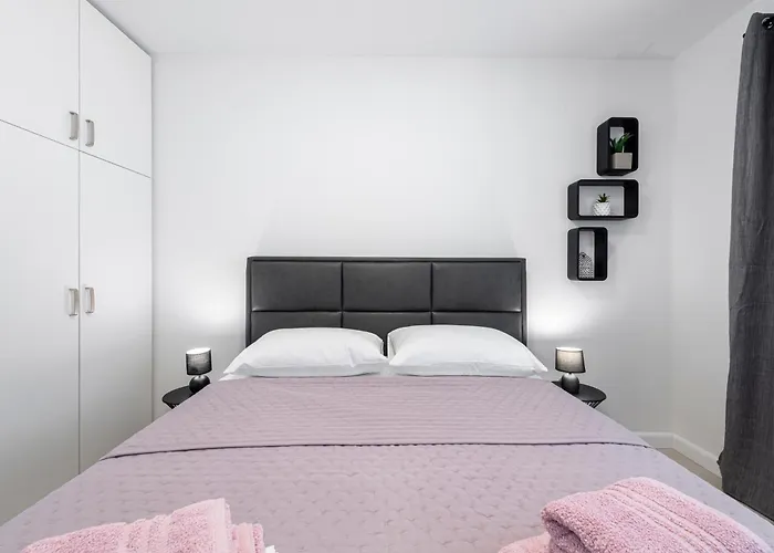 White Sunshine アパート *