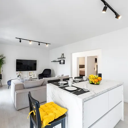 White Sunshine Ragusa