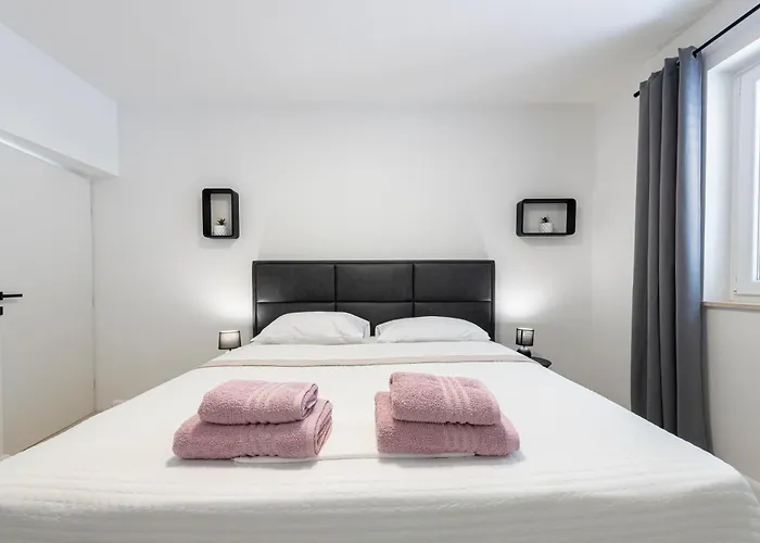 White Sunshine 公寓