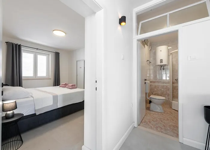 White Sunshine 公寓 *