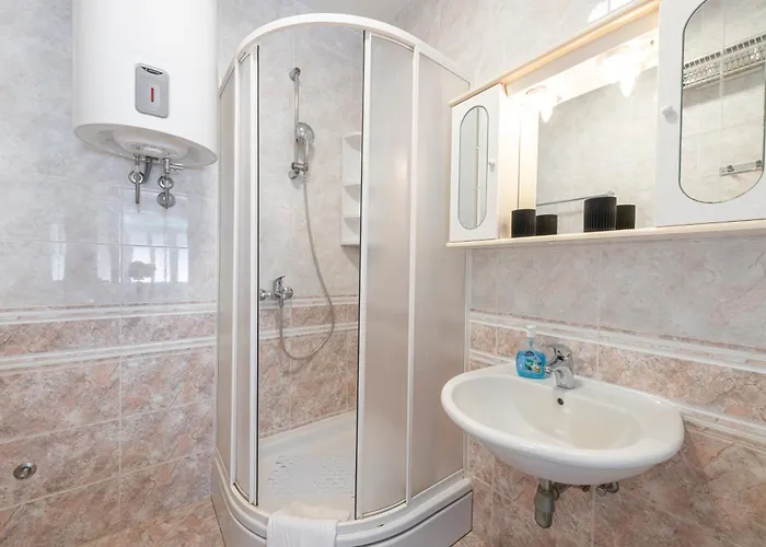 White Sunshine 公寓 *